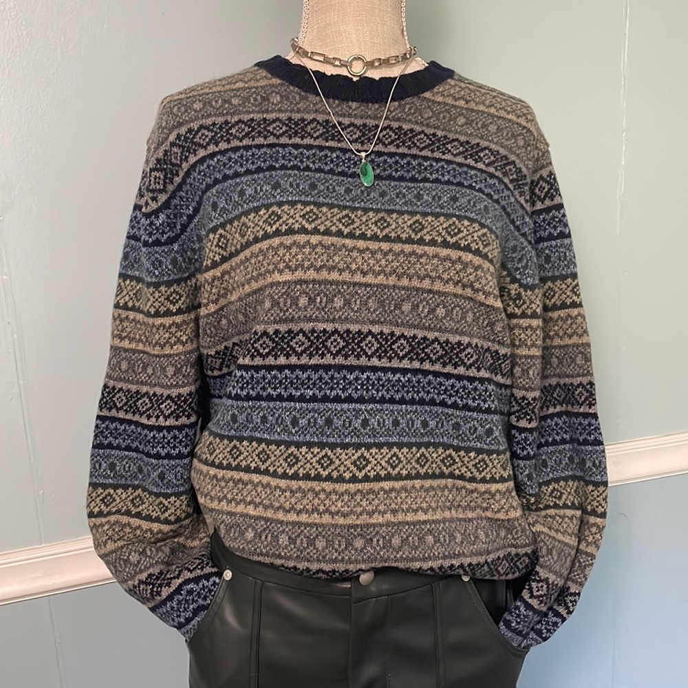 Size XL-L, GAP brand, 100% lambs wool sweater, heavyweight, multicolor